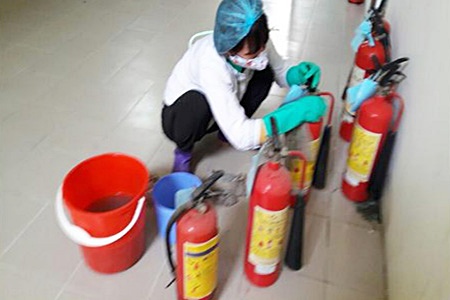 Nhân viên vệ sinh công nghiệp Cleanhouse Việt Nam