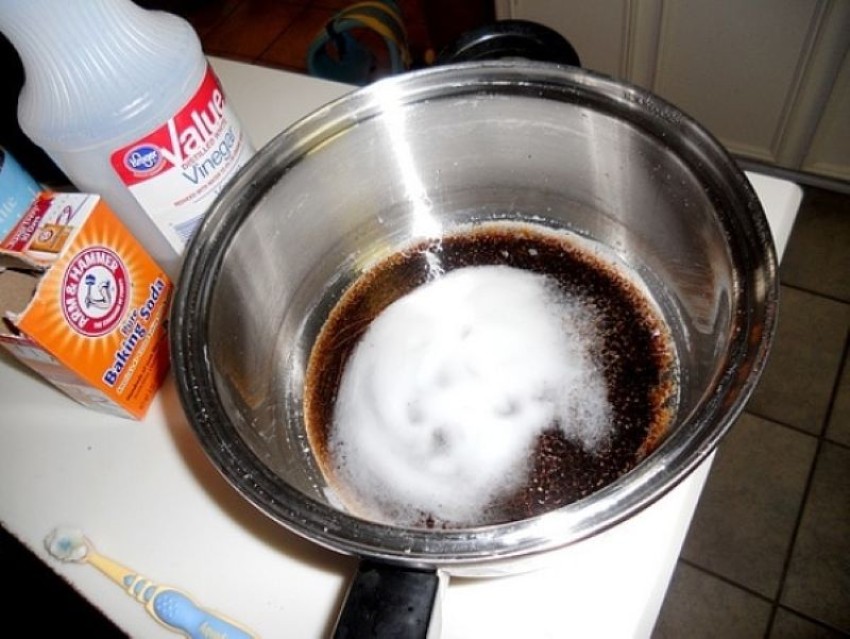 Cách vệ sinh xoong nồi bằng baking soda hiệu quả tại nhà