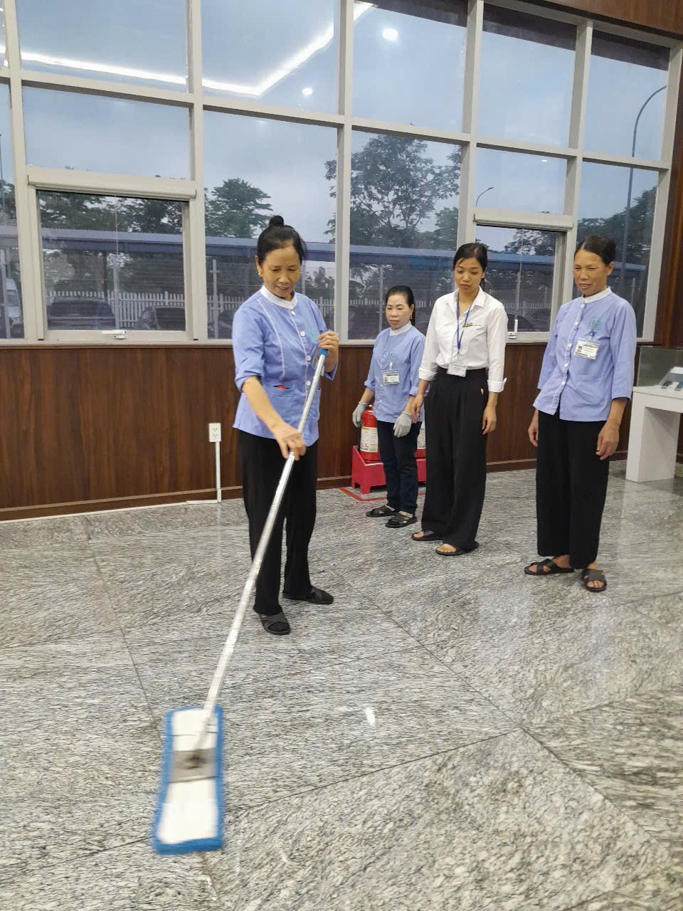 CLEANHOUSE - VỆ SINH CHUYÊN NGHIỆP VÀ TRUNG THỰC
