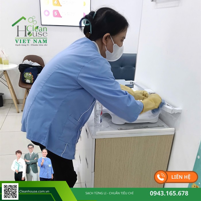 Vệ sinh nhà vệ sinh văn phòng: tần suất lau, bổ sung vật tư và cách giữ không mùi
