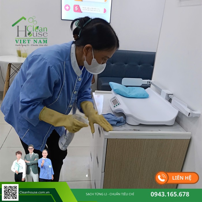 Nhân viên Cleanhouse làm việc