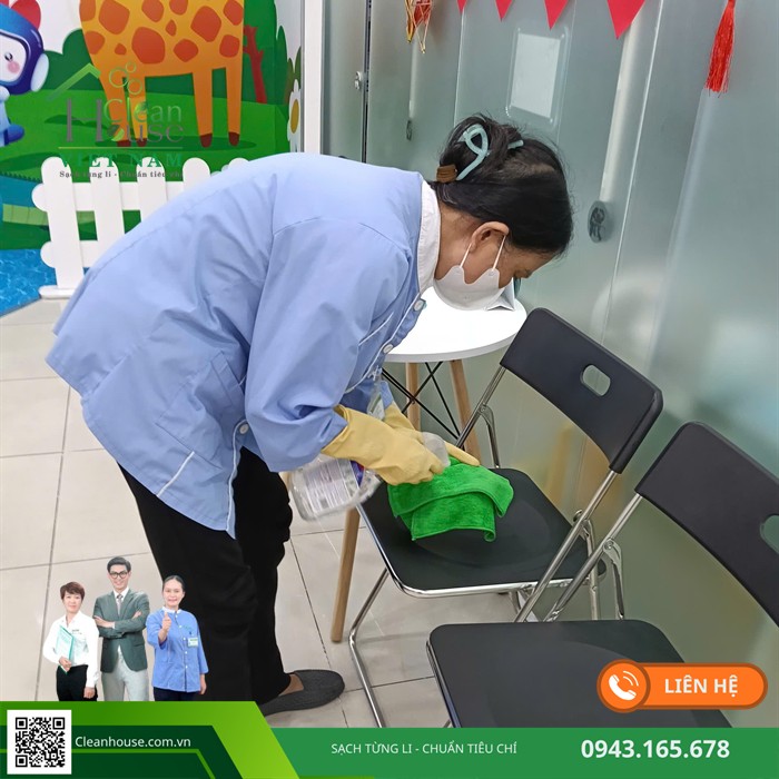 Nhân viên Cleanhouse làm việc