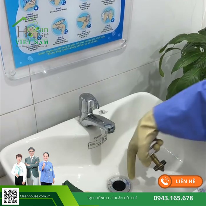 Nhân viên Cleanhouse làm việc