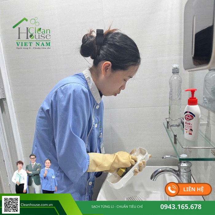 Nhân viên Cleanhouse làm việc