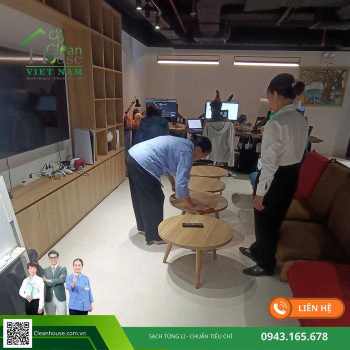 Nhân viên Cleanhouse làm việc