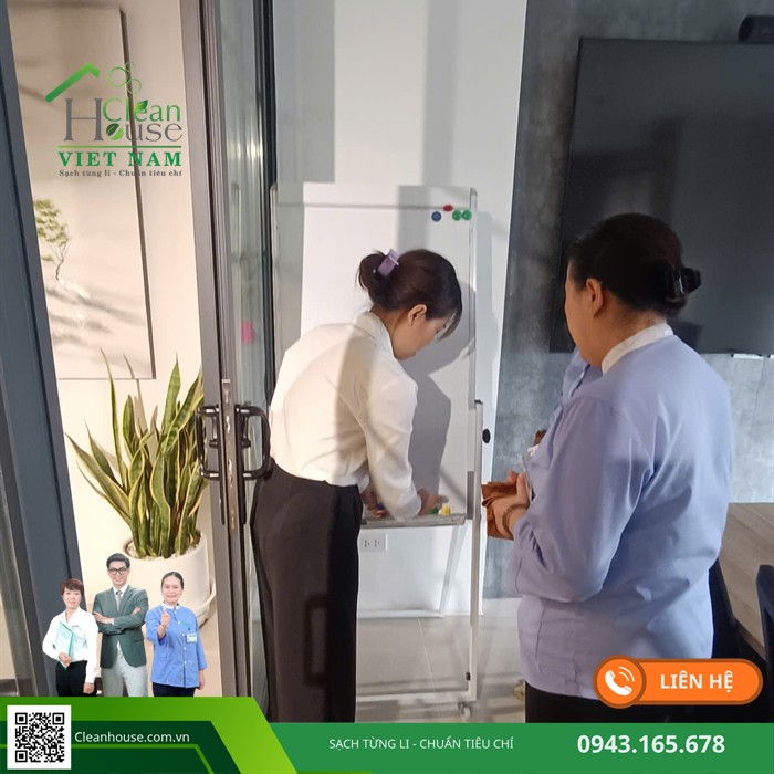 Nhân viên Cleanhouse làm việc