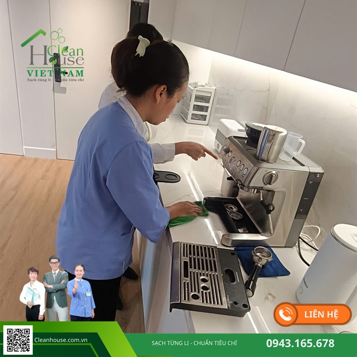 Vệ sinh thang máy, thang cuốn trong tòa nhà: làm sao cho đúng, cho an toàn?