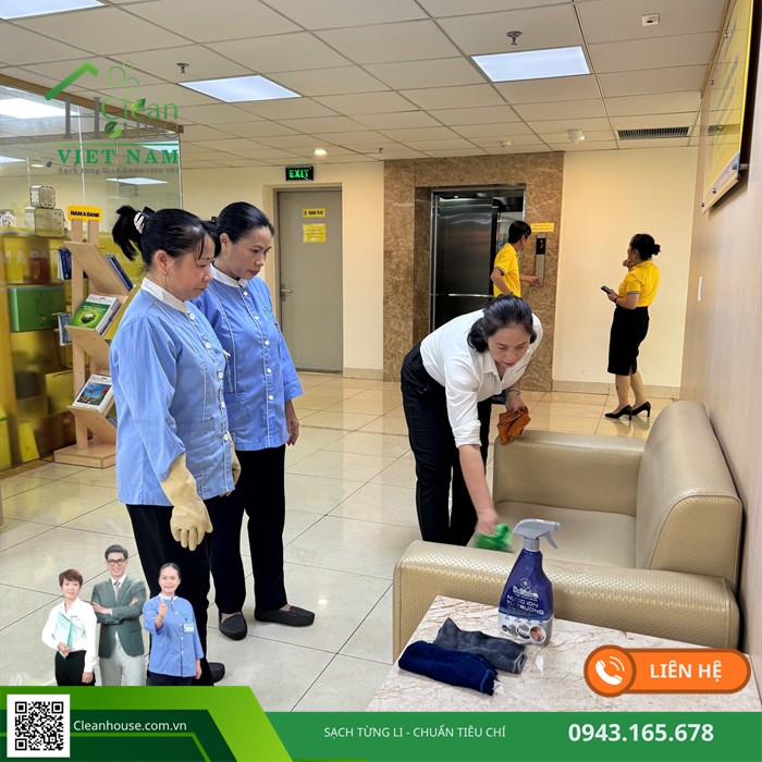 Nhân viên Cleanhouse làm việc