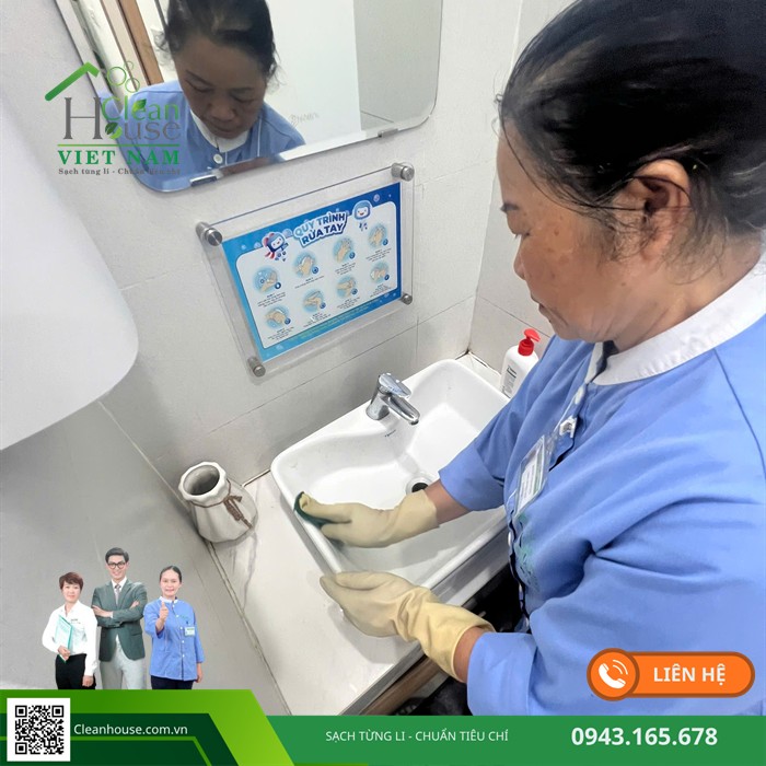 Đồng phục, bảo hộ lao động cho nhân viên vệ sinh công nghiệp: cần có những gì?
