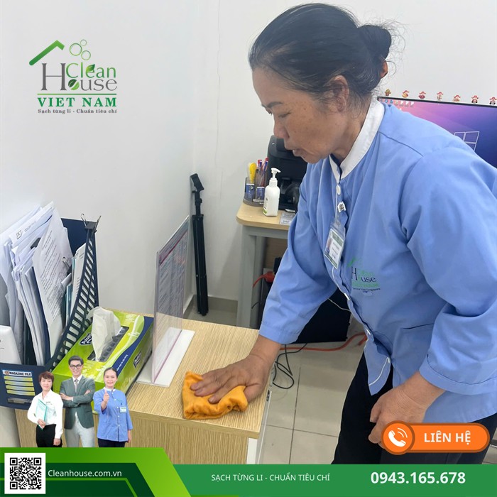 Nhân viên Cleanhouse làm việc