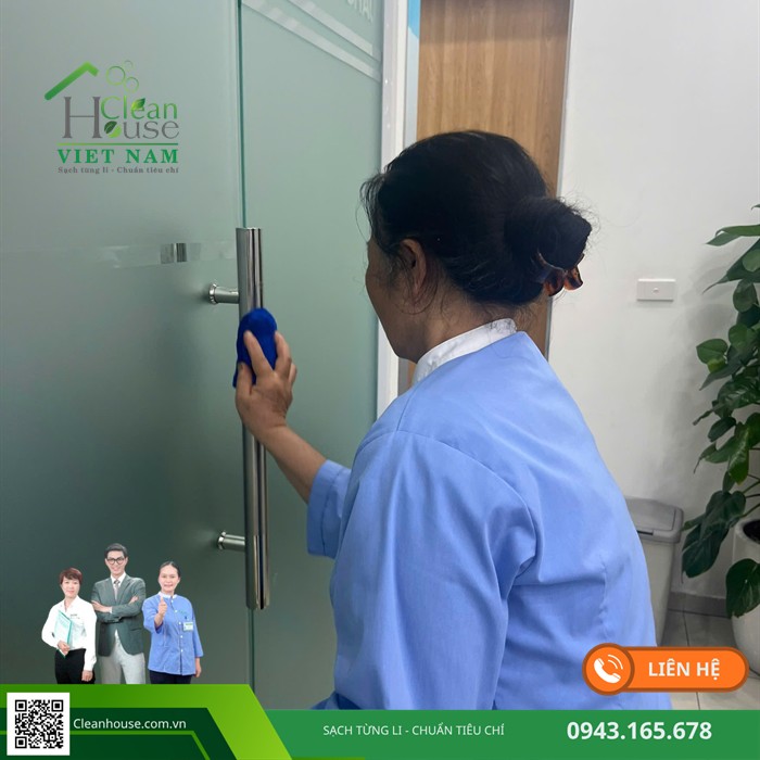 Nhân viên Cleanhouse làm việc