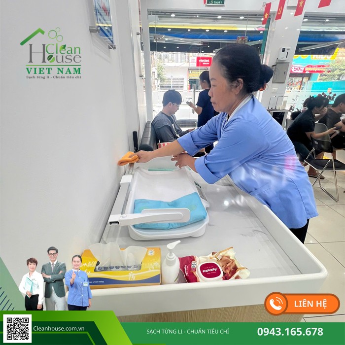 Nhân viên Cleanhouse làm việc
